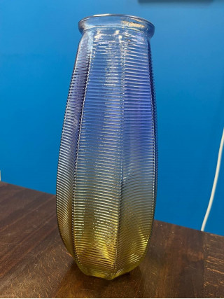 Ваза скляна 26 см ребриста 